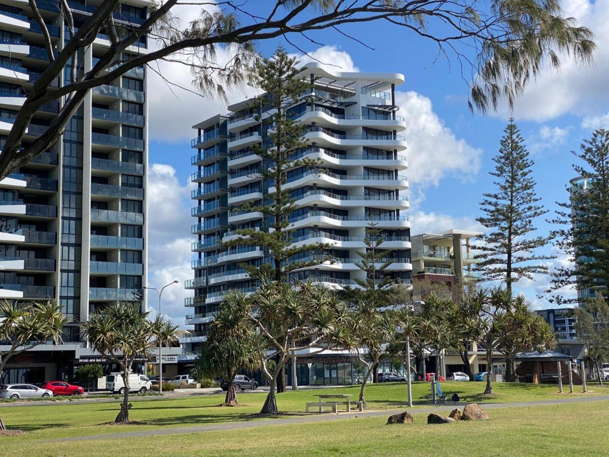 X Kirra Apartments Gold Coast Eksteriør billede